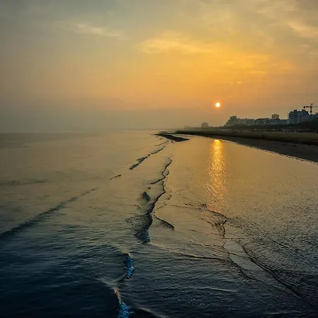 Cozy With Sea View - Beahost *